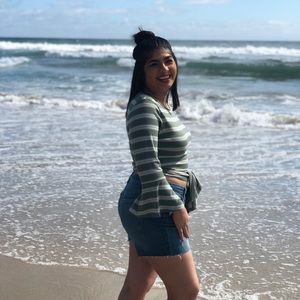 Meet your Posher, Yesenia